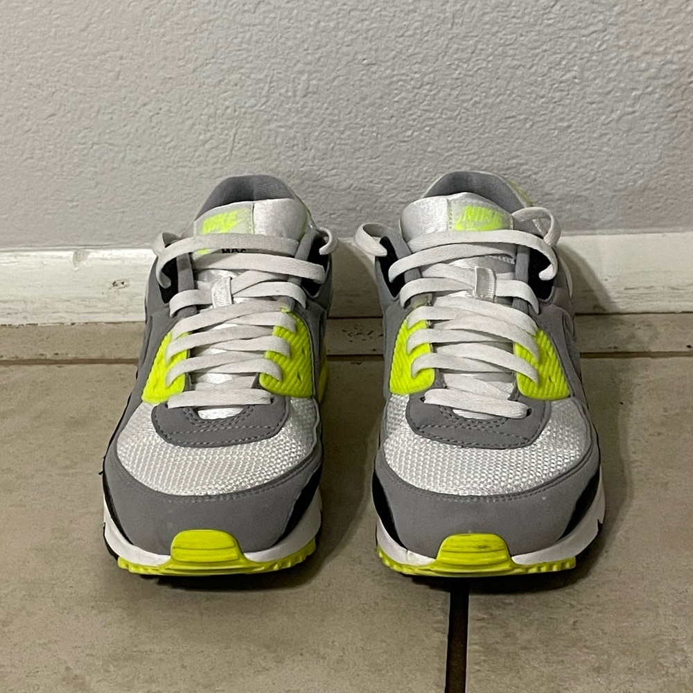 Nike Air Max 90 Volt (2020)